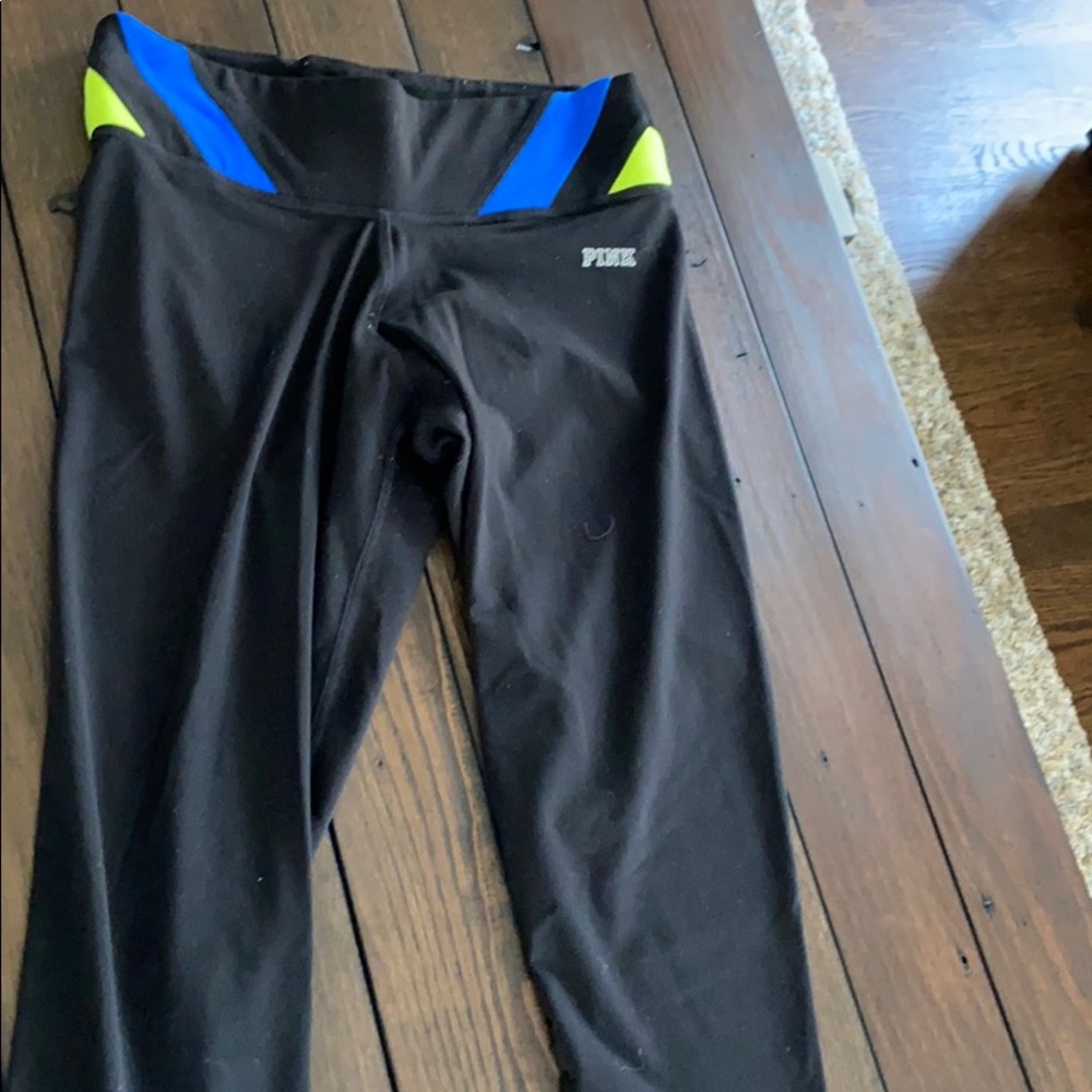 Victoria’s Secret cropped yoga leggings